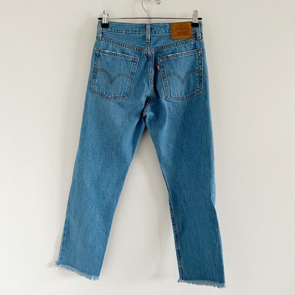 Levi's Wedgie Straight High Rise Crop Jean 25 Blue 100% Cotton Distressed - Picture 4 of 8